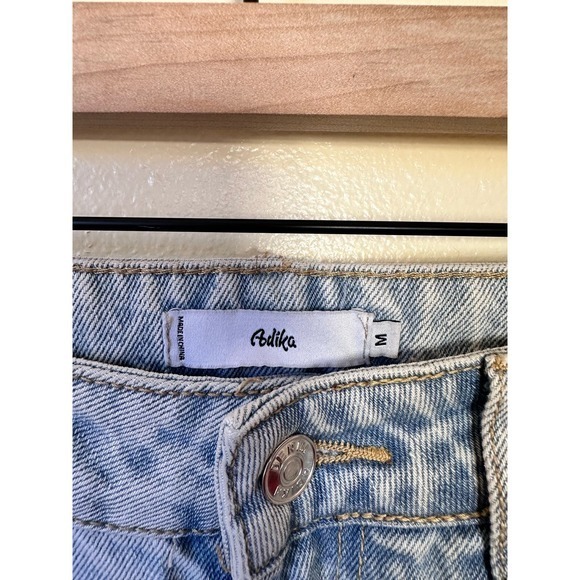 Adika Davis Straight Leg Distressed Jeans Size Medium Light Wash - Picture 6 of 13